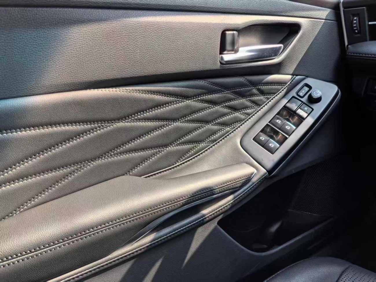 Toyota Avalon 2023