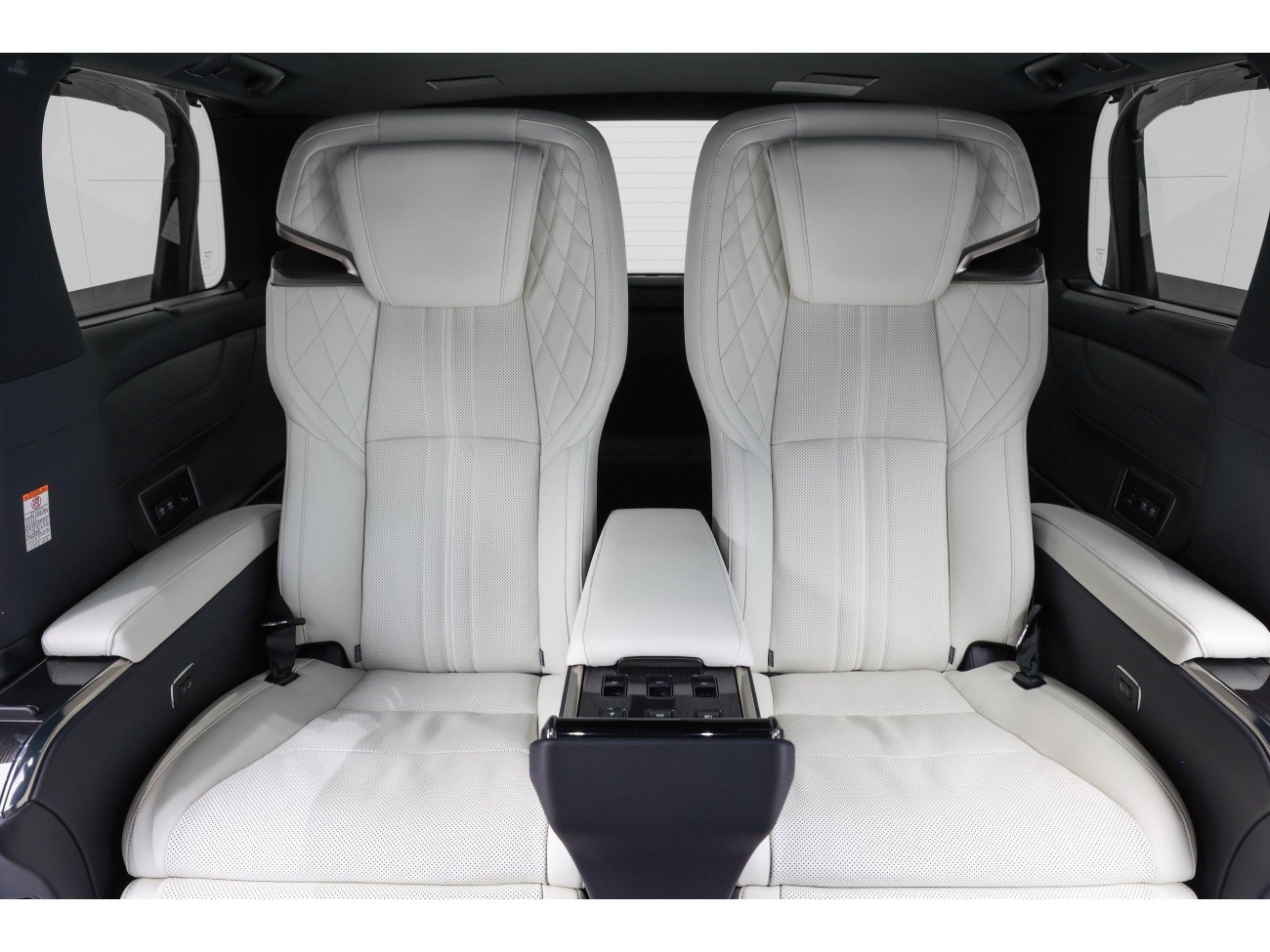 Lexus LM 300h 2022