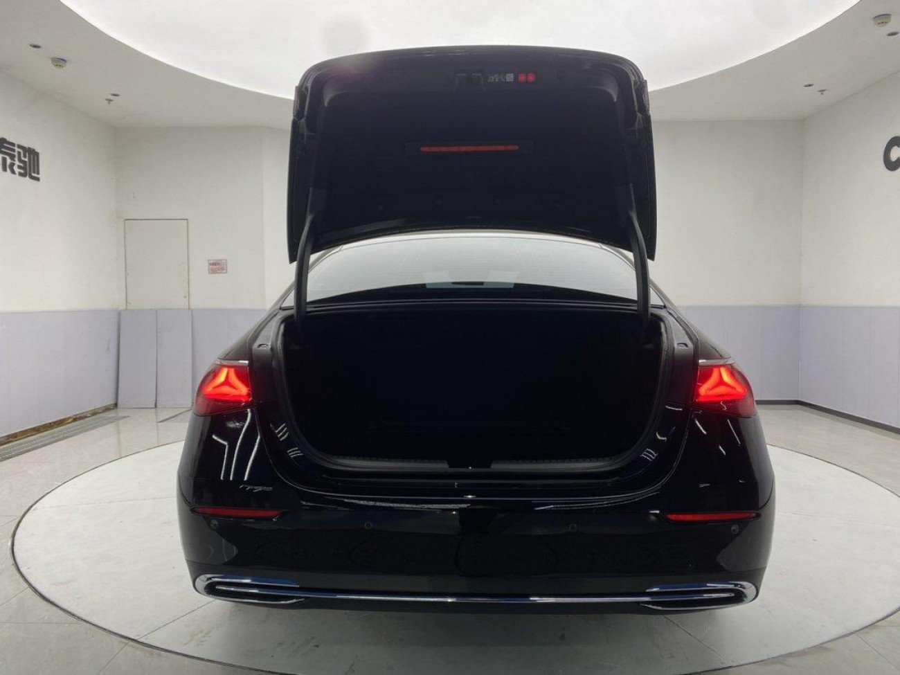 Mercedes-Benz E 300 L 2025