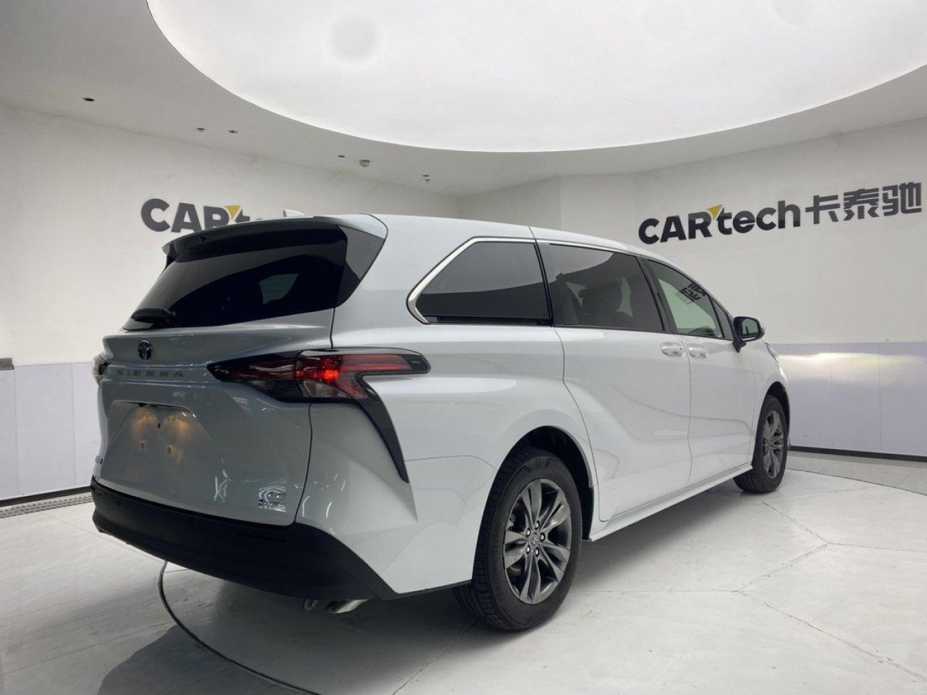 Toyota Sienna 2026