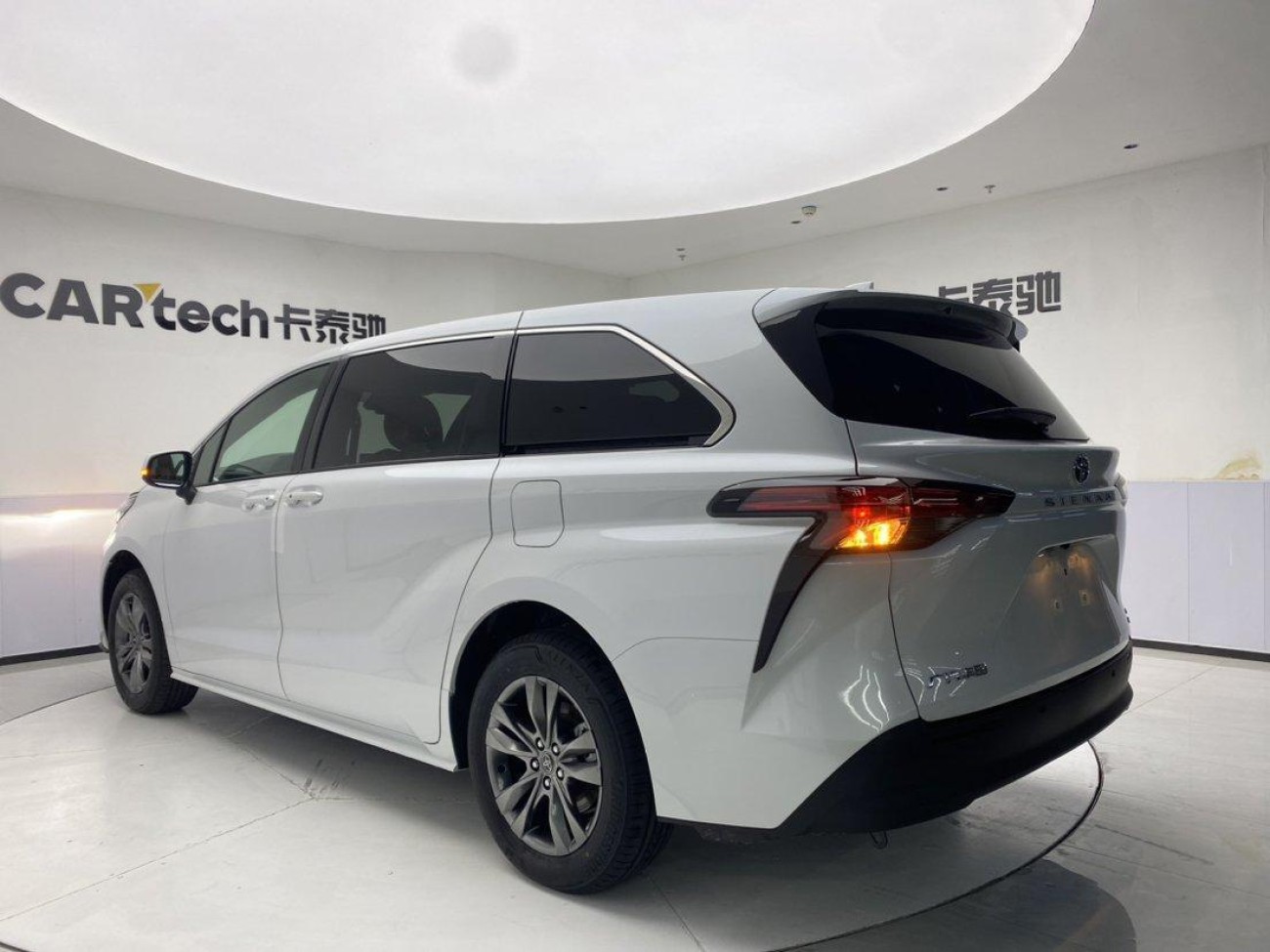Toyota Sienna 2026