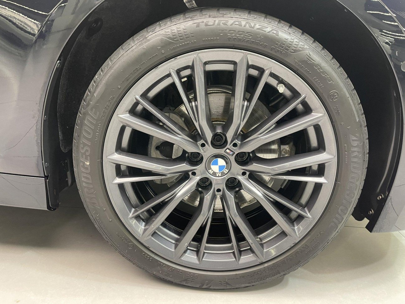 BMW 325Li 2023