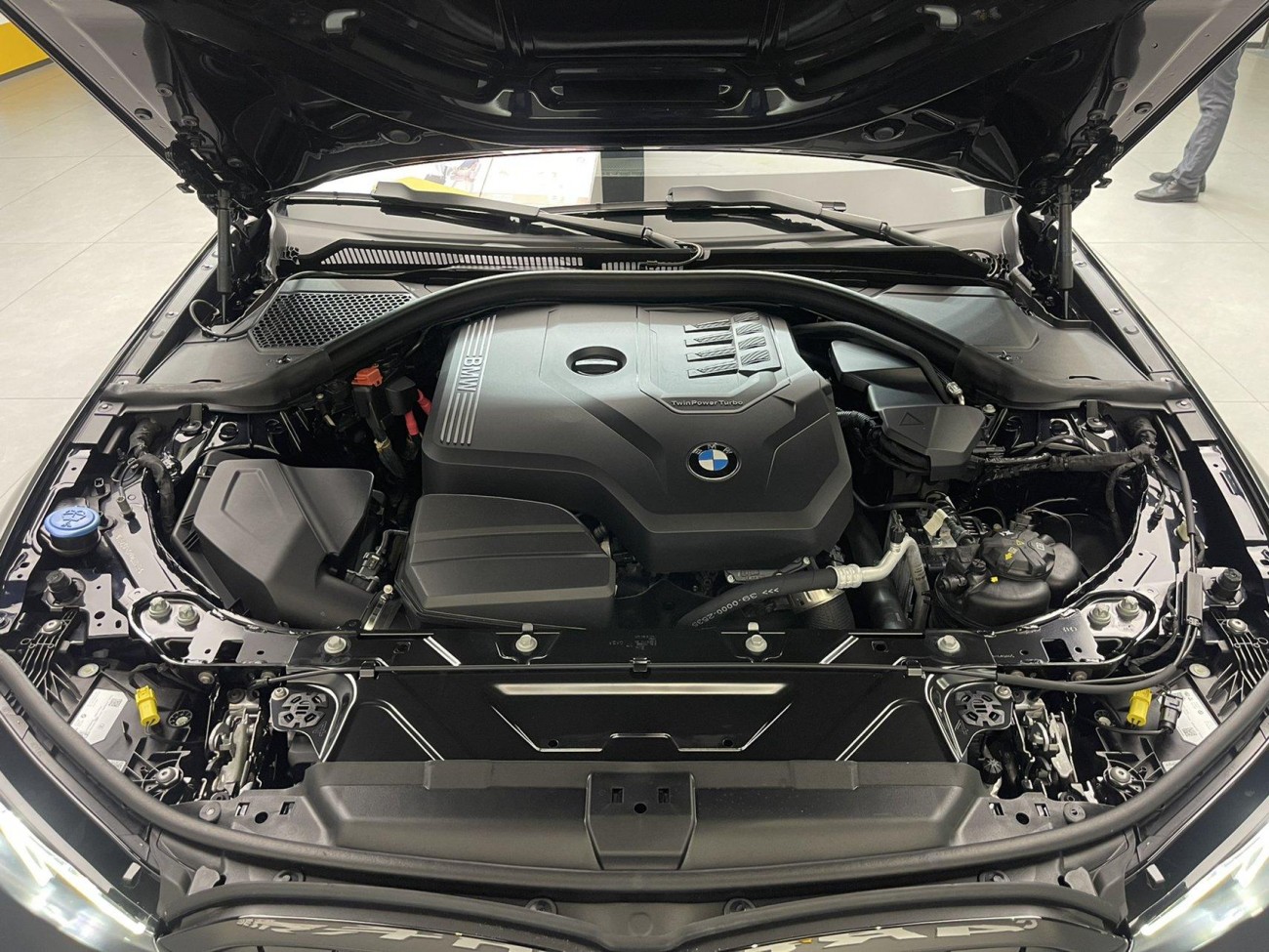 BMW 325Li 2023