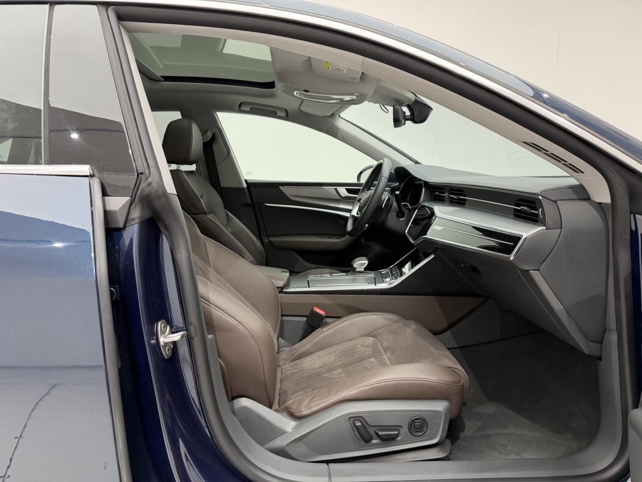 Audi A7L 45 TFSI 2023