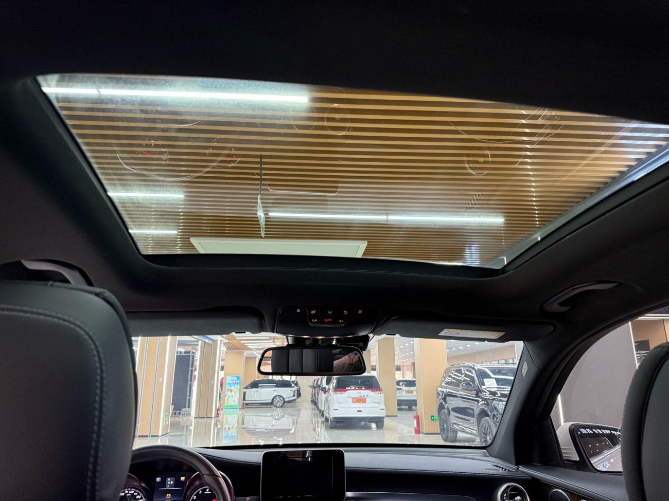 Mercedes-Benz GLC260 4MATIC 2017