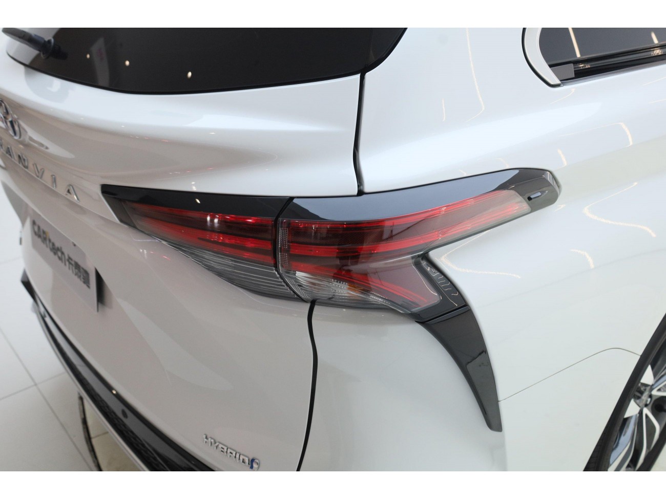 Toyota Granvia 2024