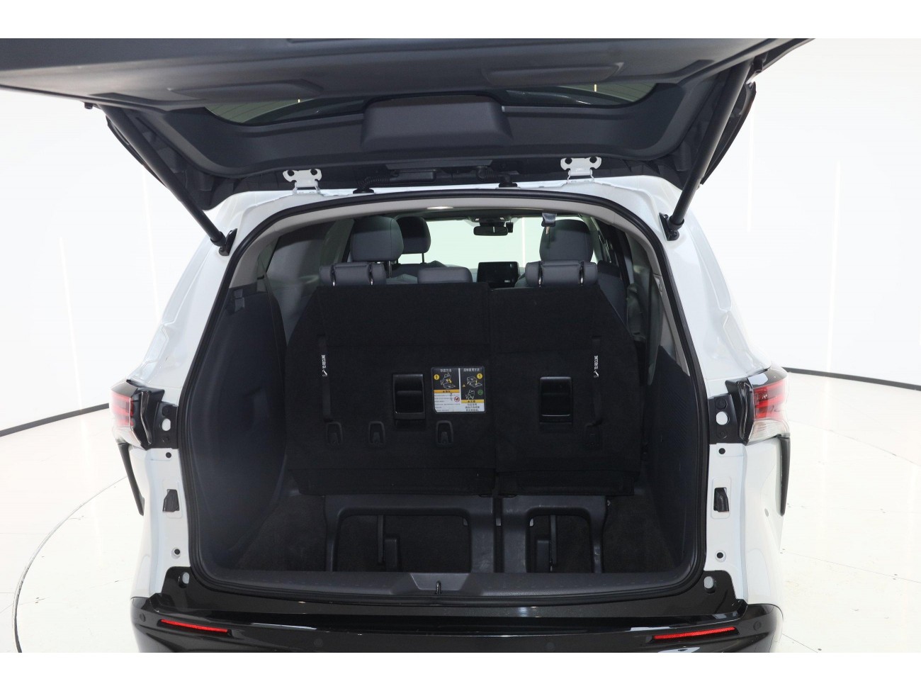 Toyota Granvia 2024