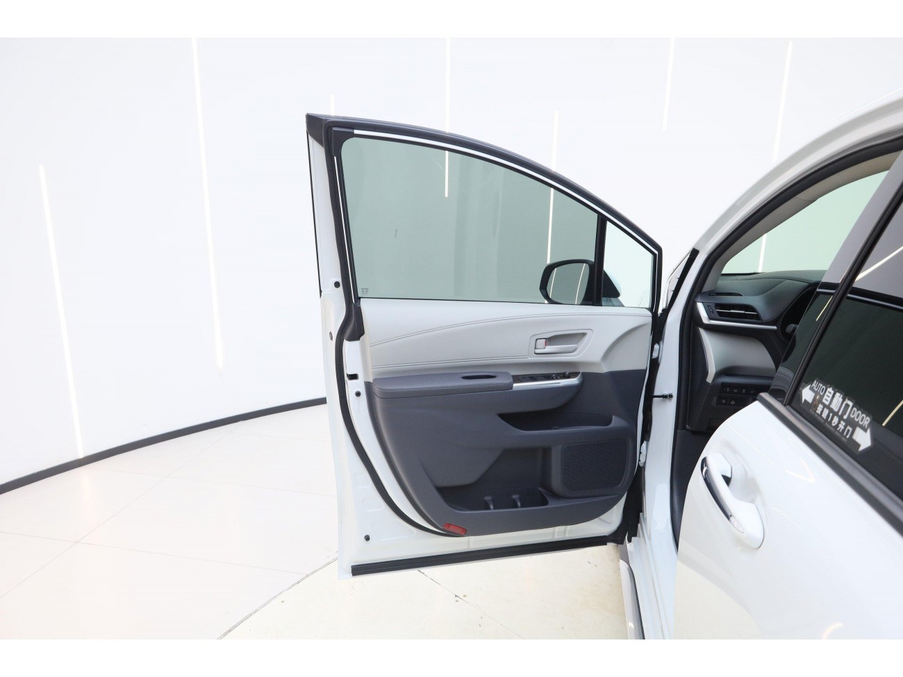 Toyota Granvia 2024