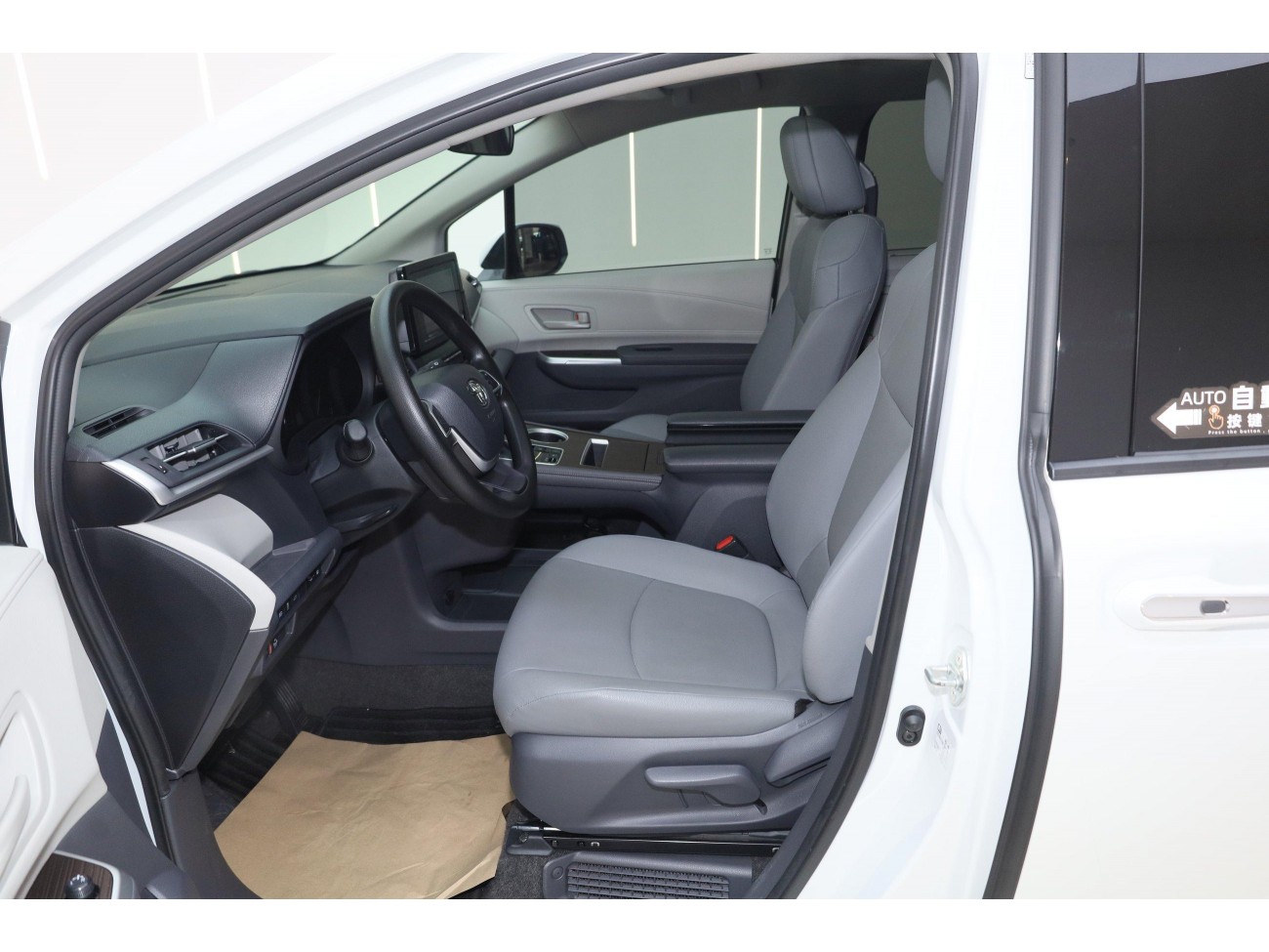 Toyota Granvia 2024