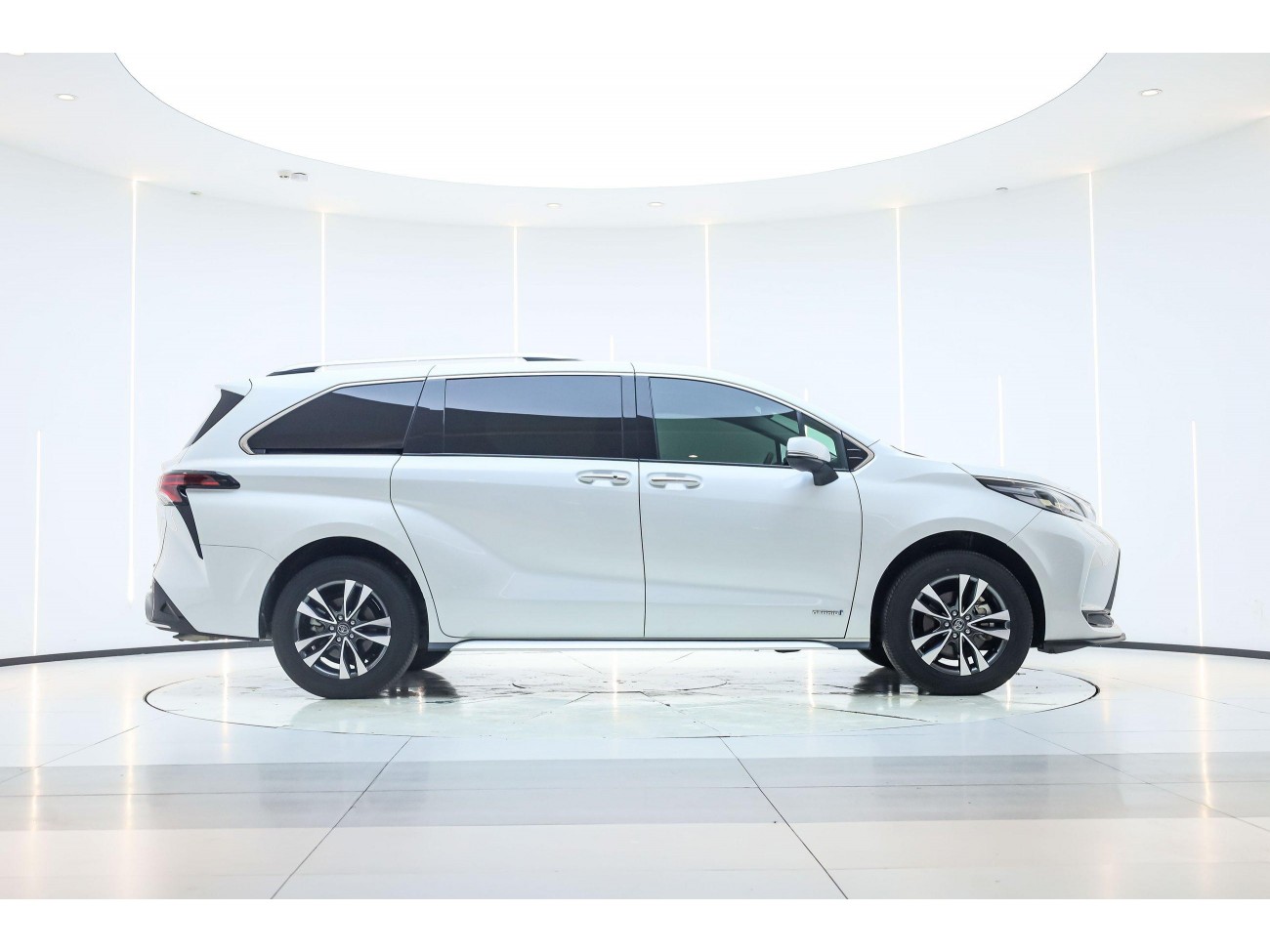 Toyota Granvia 2024
