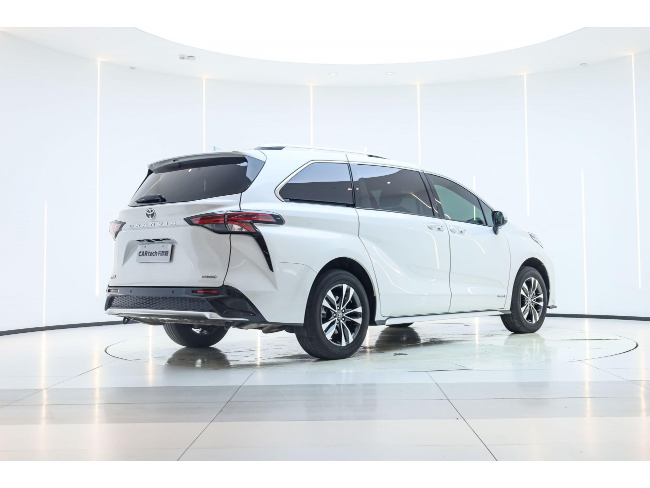Toyota Granvia 2024