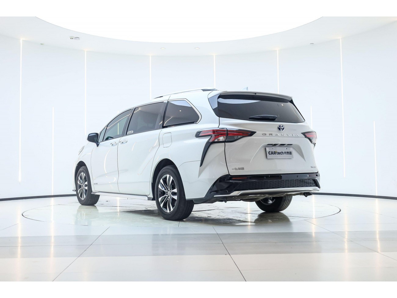Toyota Granvia 2024
