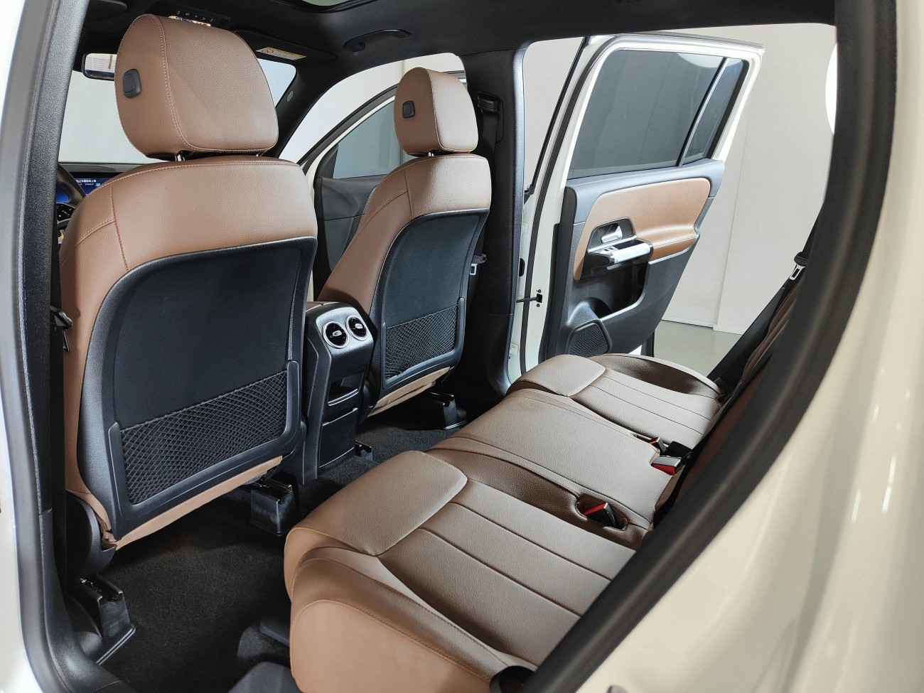 Mercedes-Benz GLB 2024