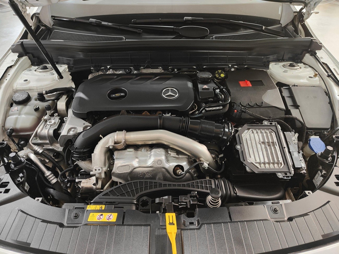 Mercedes-Benz GLB 2024