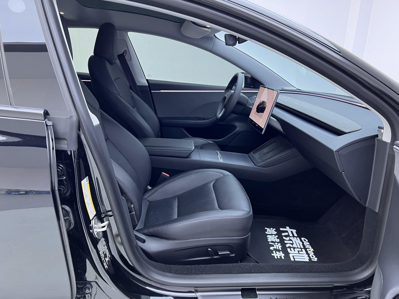 Tesla Model 3 2024