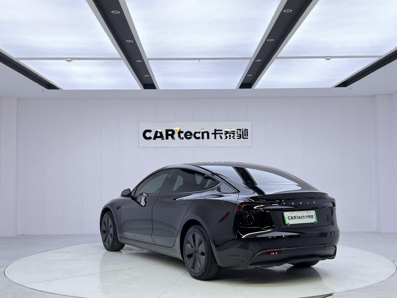 Tesla Model 3 2024