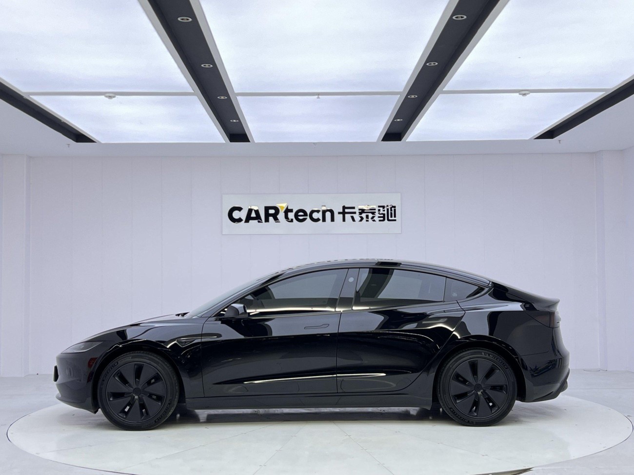 Tesla Model 3 2024