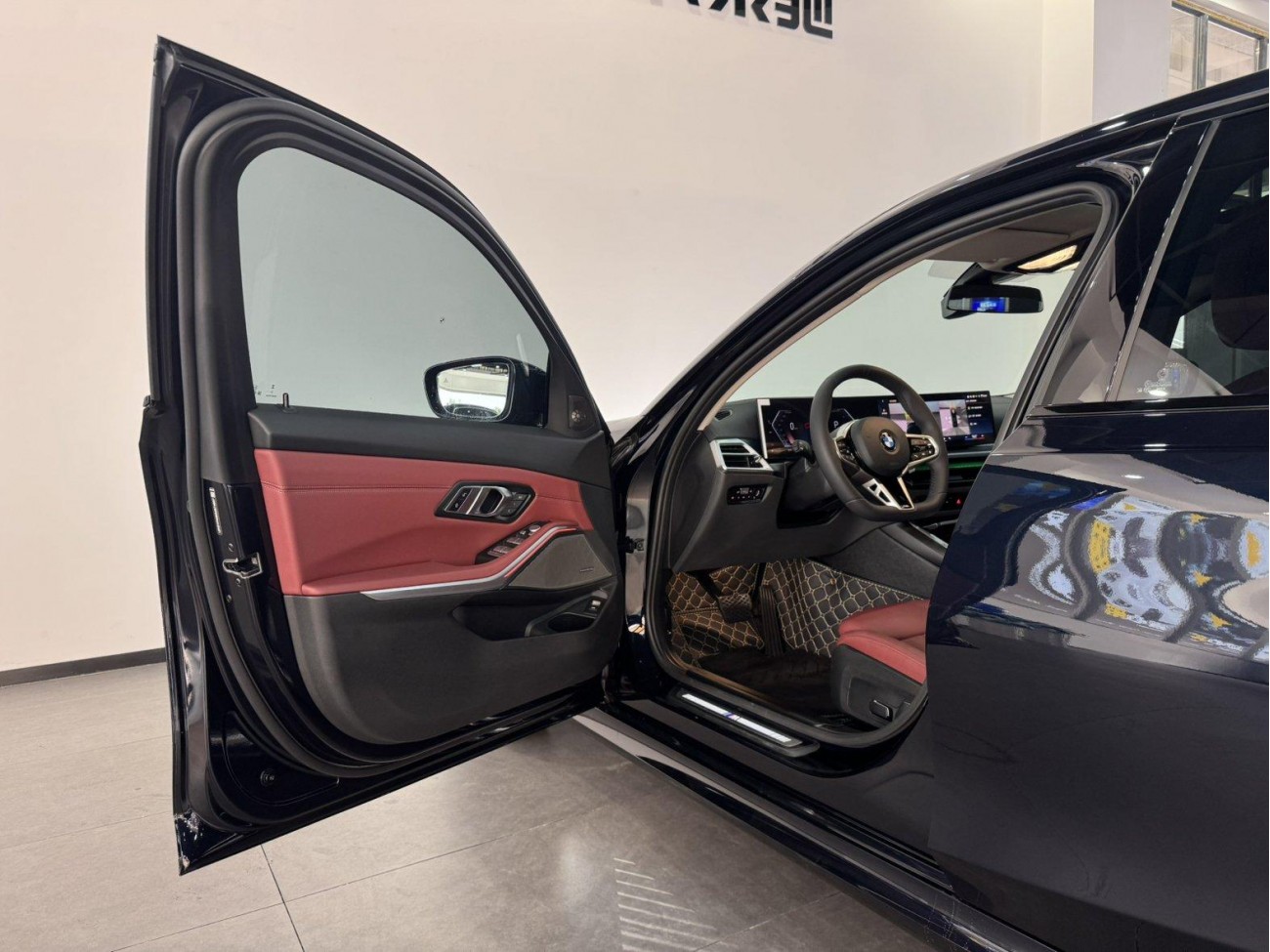 BMW 330Li 2025