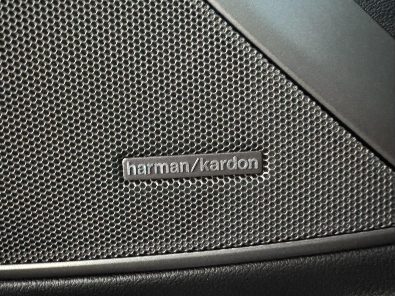 BMW 330Li 2025