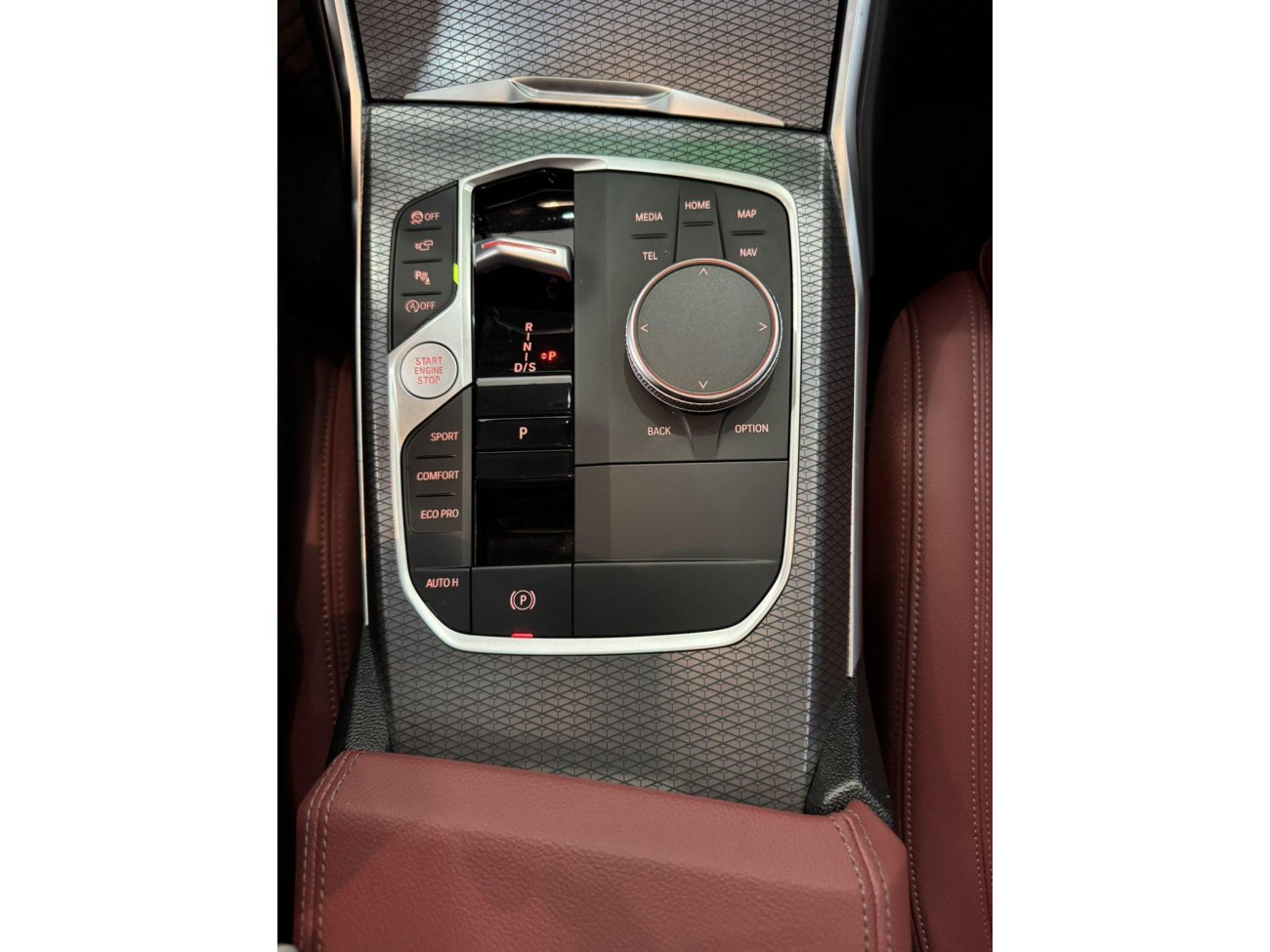 BMW 330Li 2025