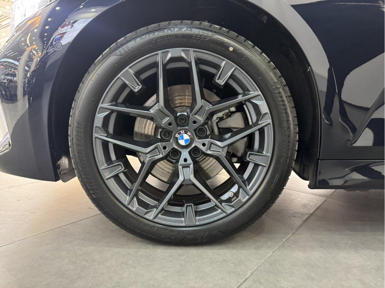 BMW 330Li 2025