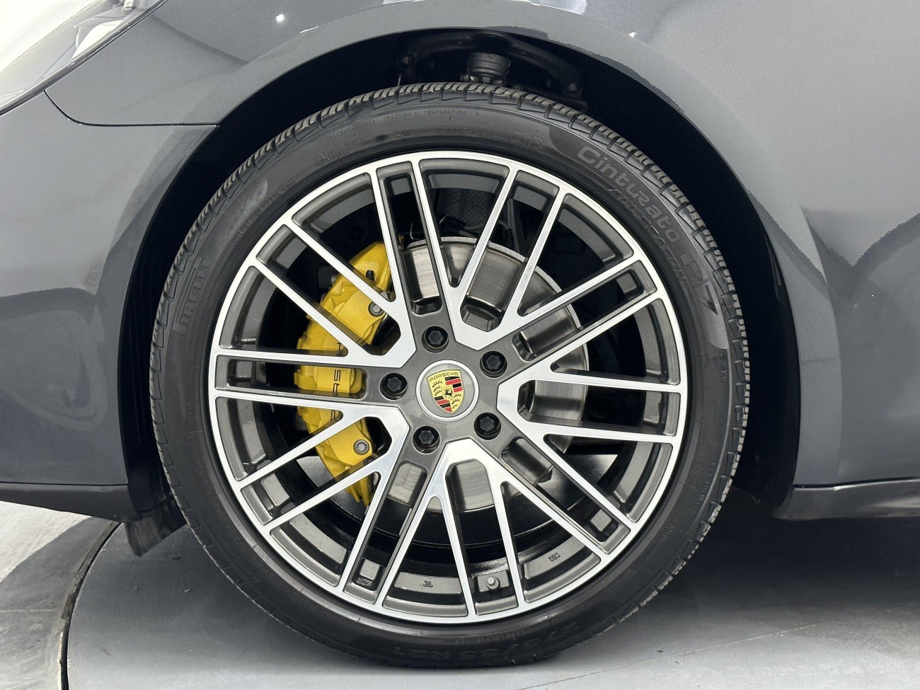Porsche Panamera 2023