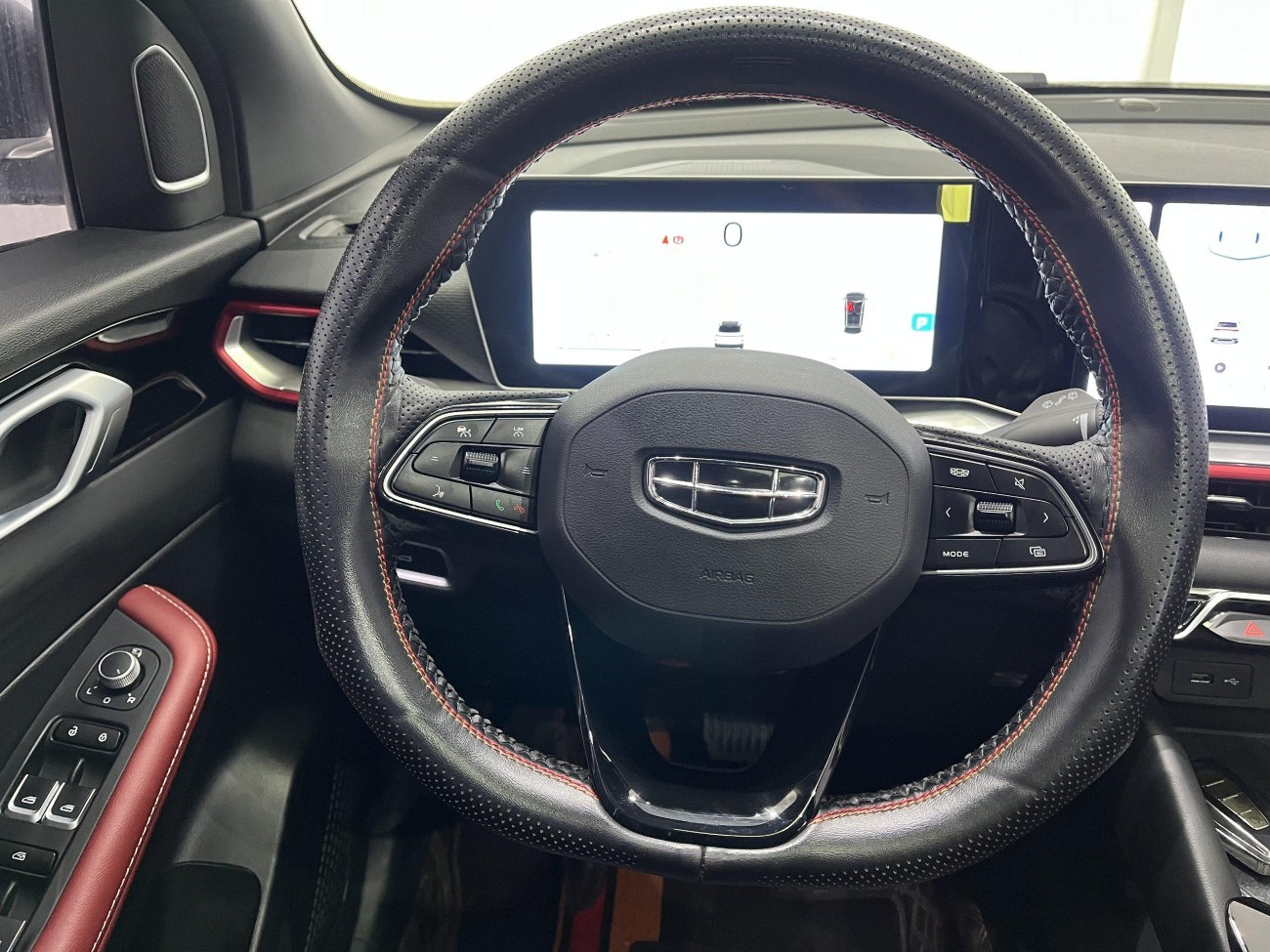 Geely Coolray 2023