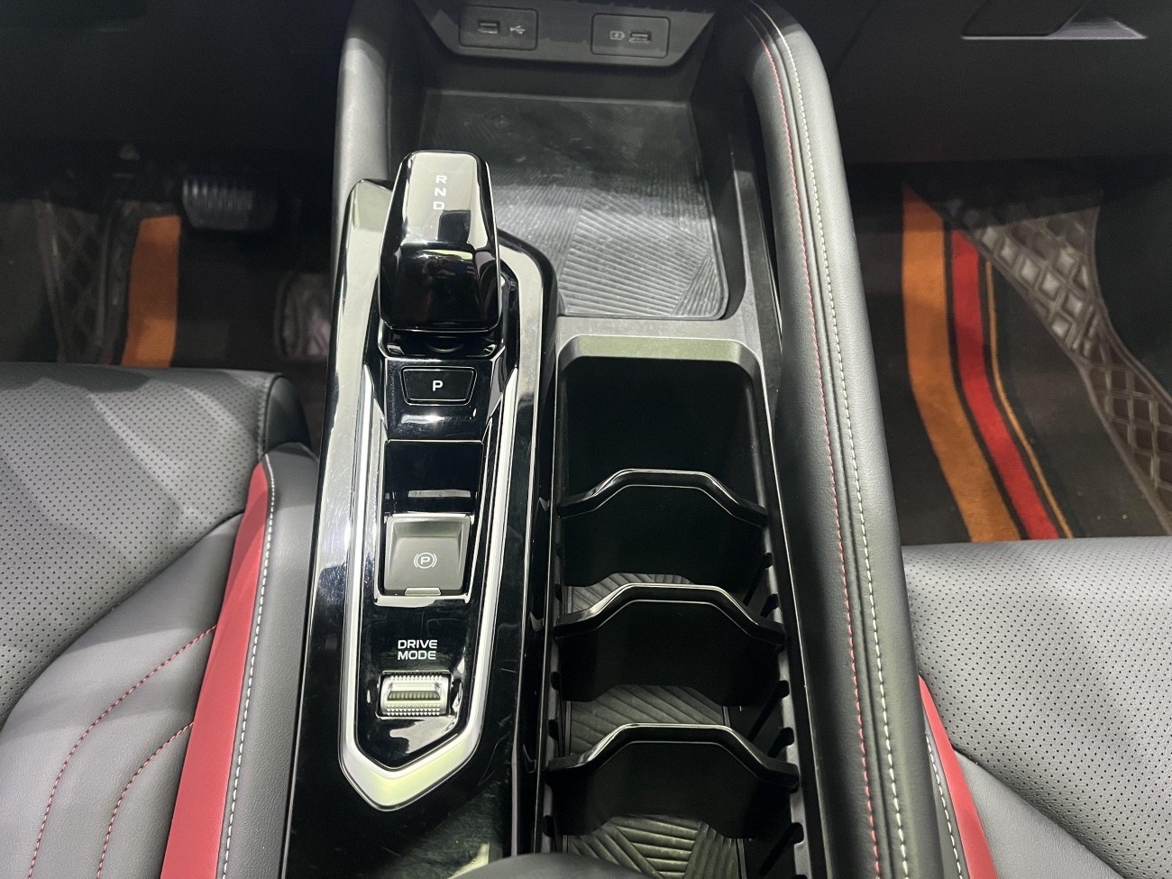 Geely Coolray 2023