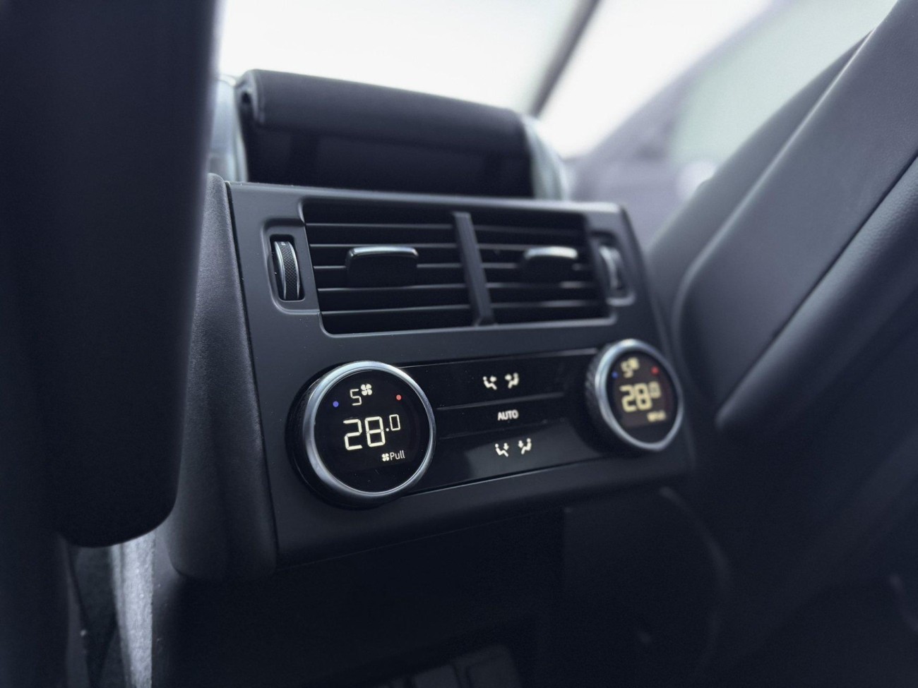 Land Rover Discovery 2024