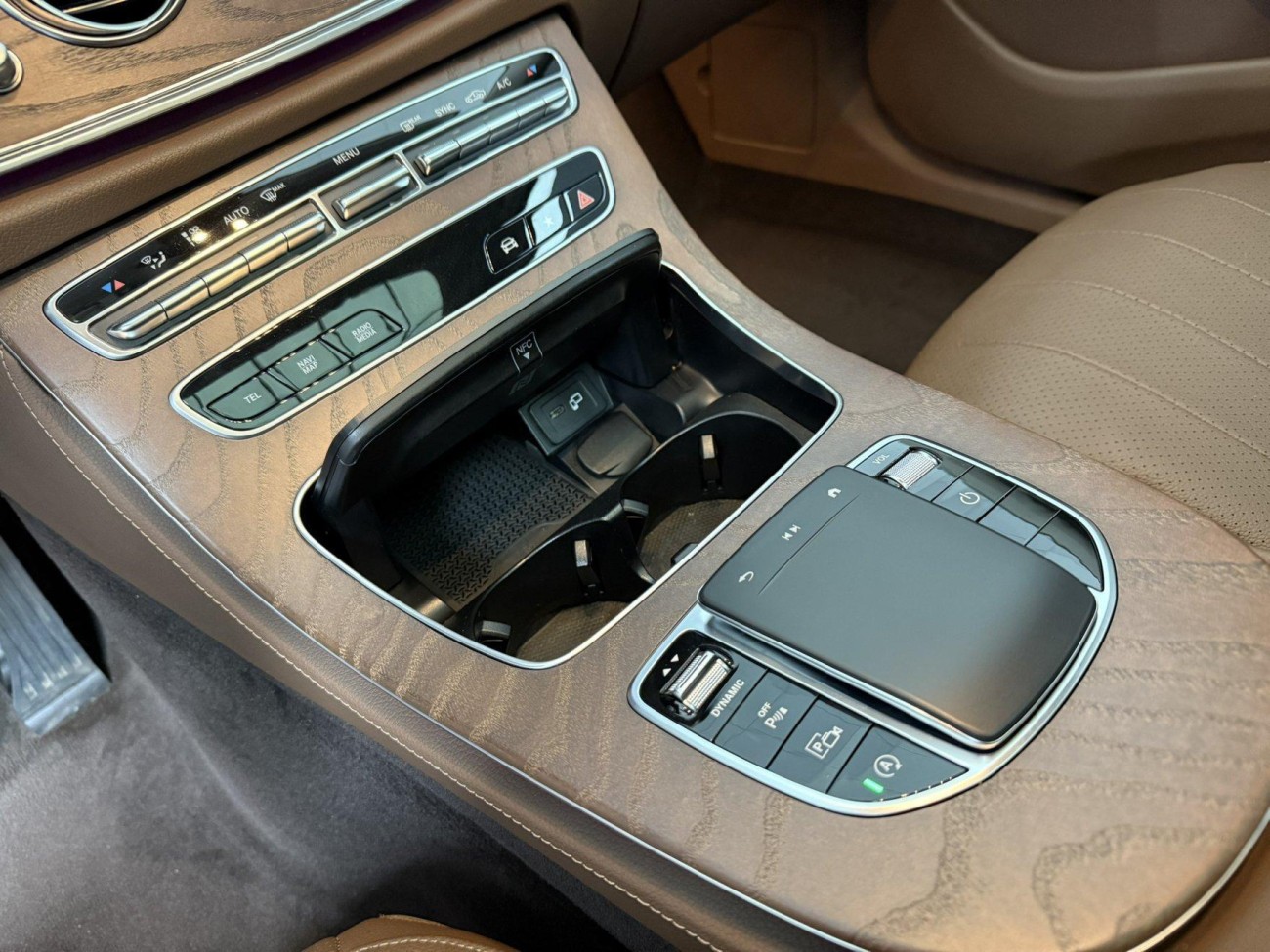 Mercedes-Benz E 300 L 2023