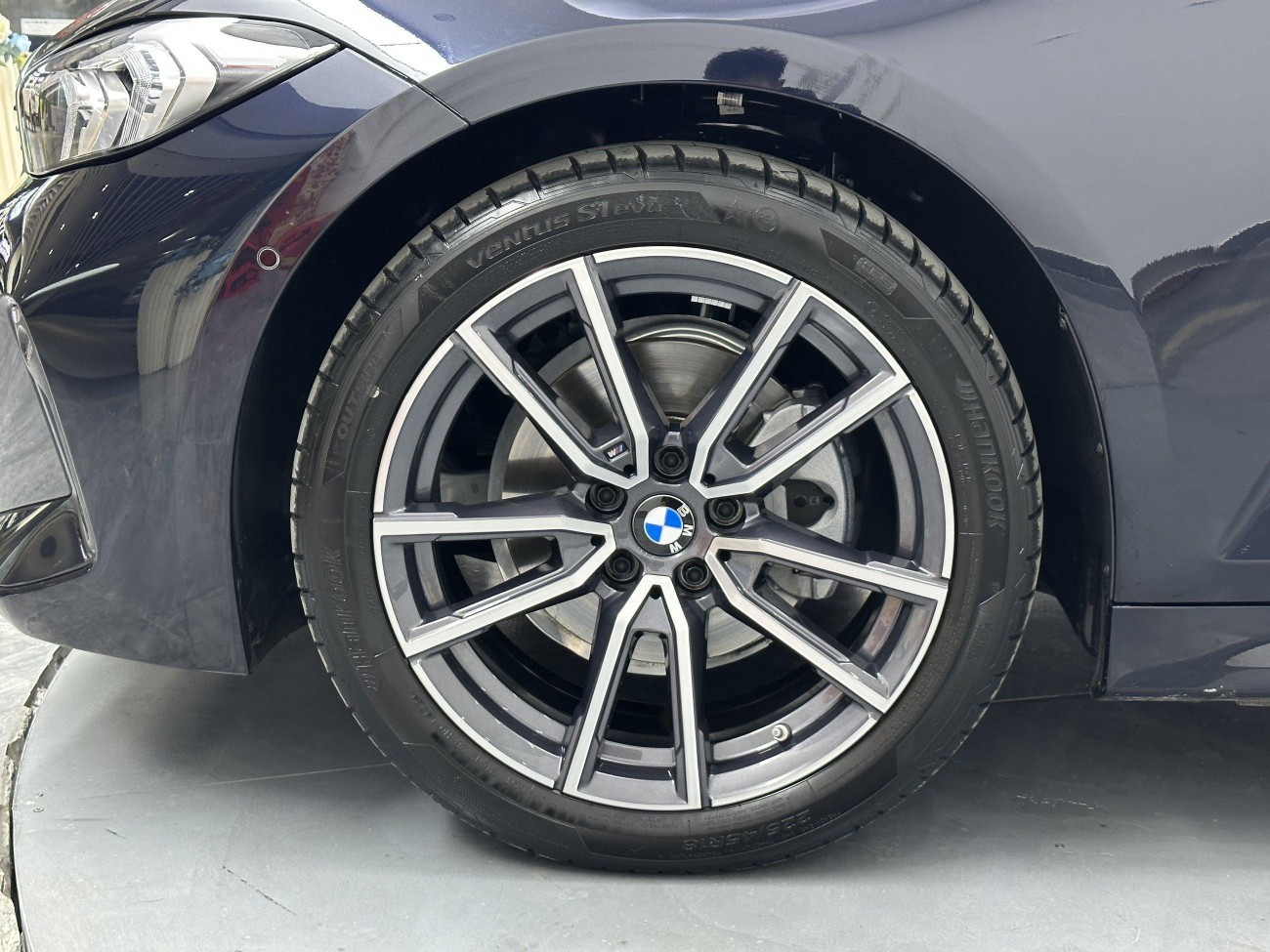 BMW 325Li 2025