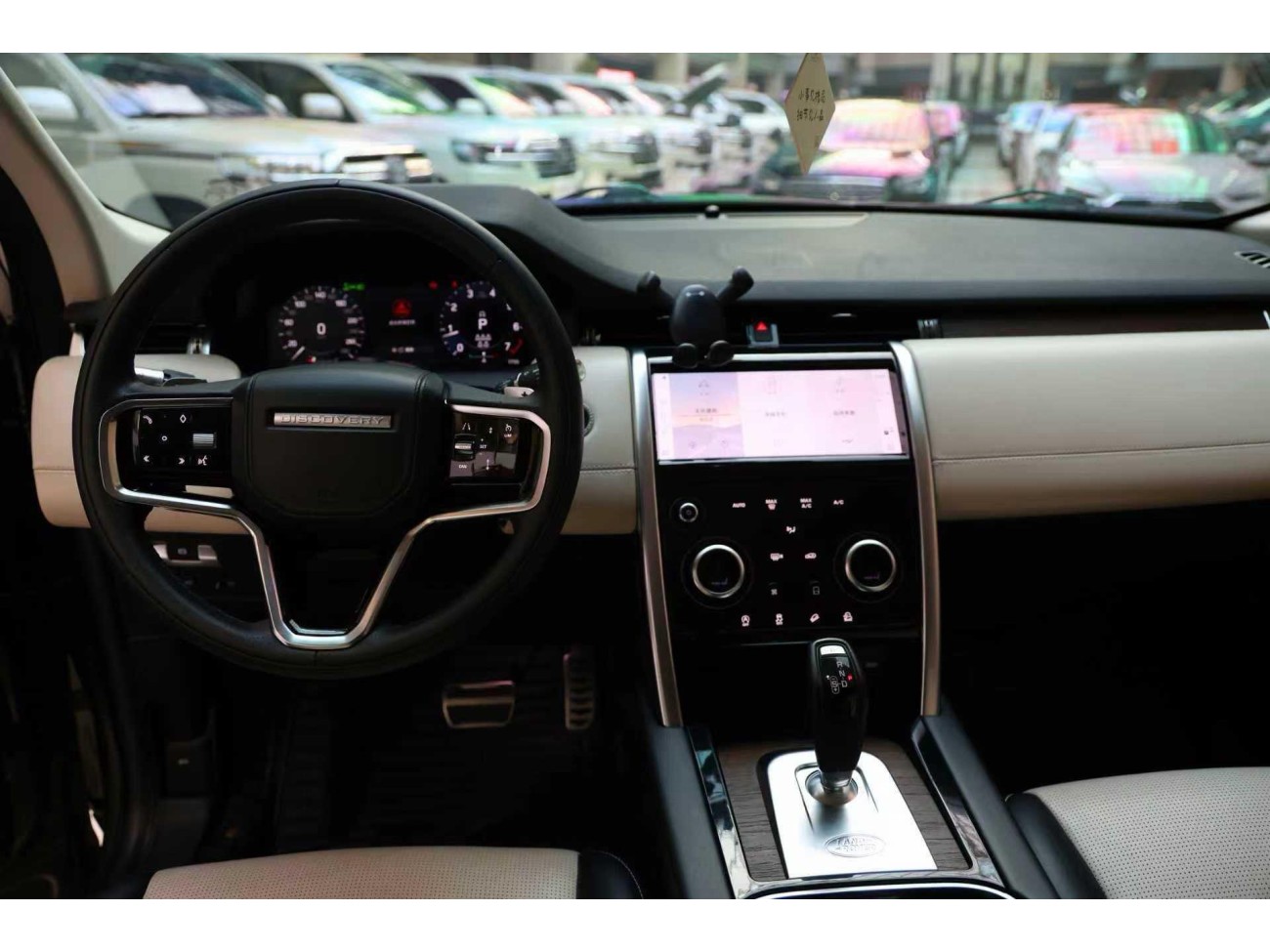 Land Rover Discovery Sport 2021