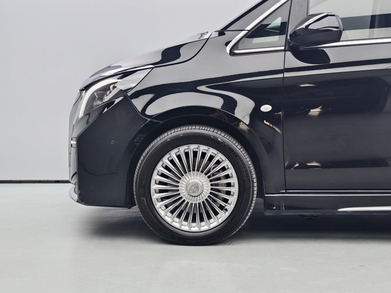 Mercedes-Benz 2021 2023