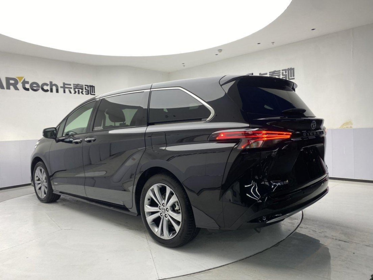 Toyota Sienna 2025
