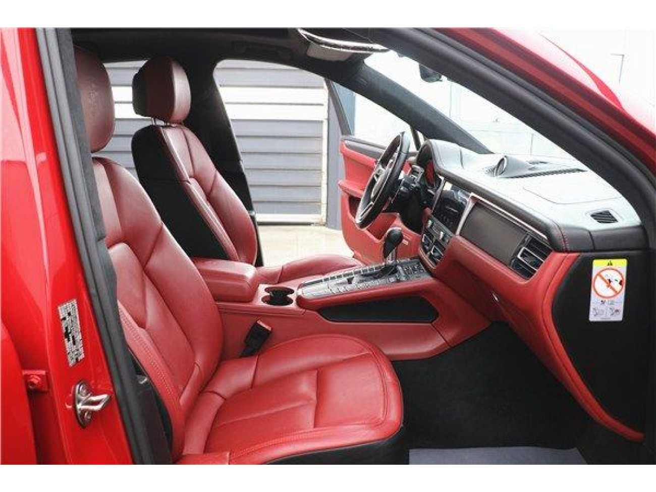 Porsche Macan 2021