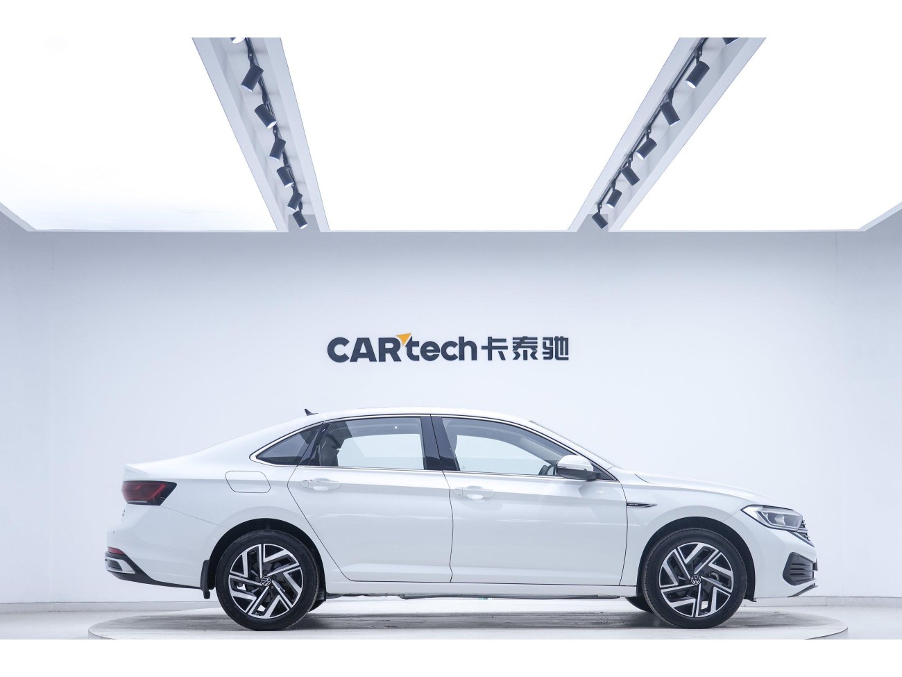 Volkswagen Sagitar 2022