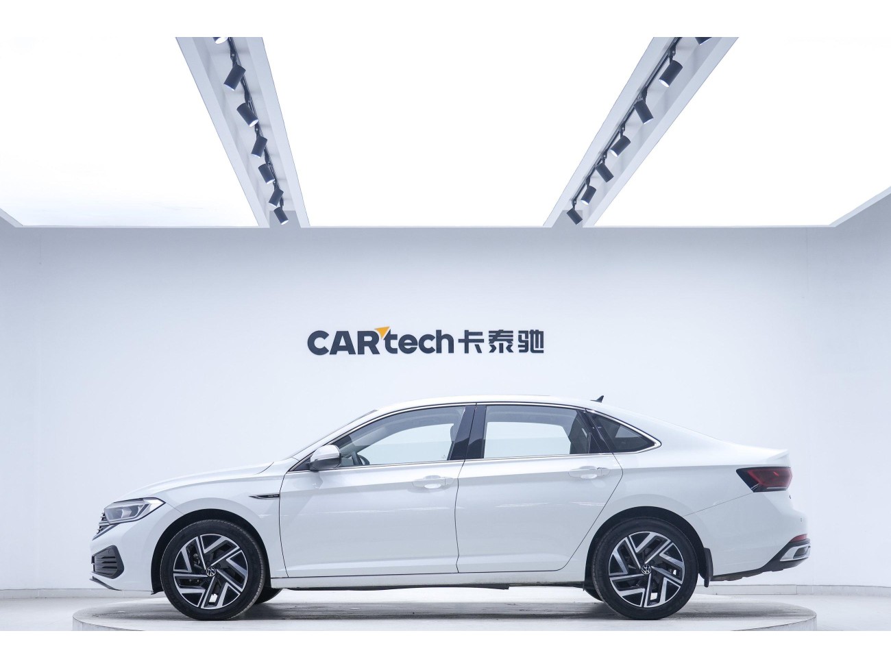 Volkswagen Sagitar 2022