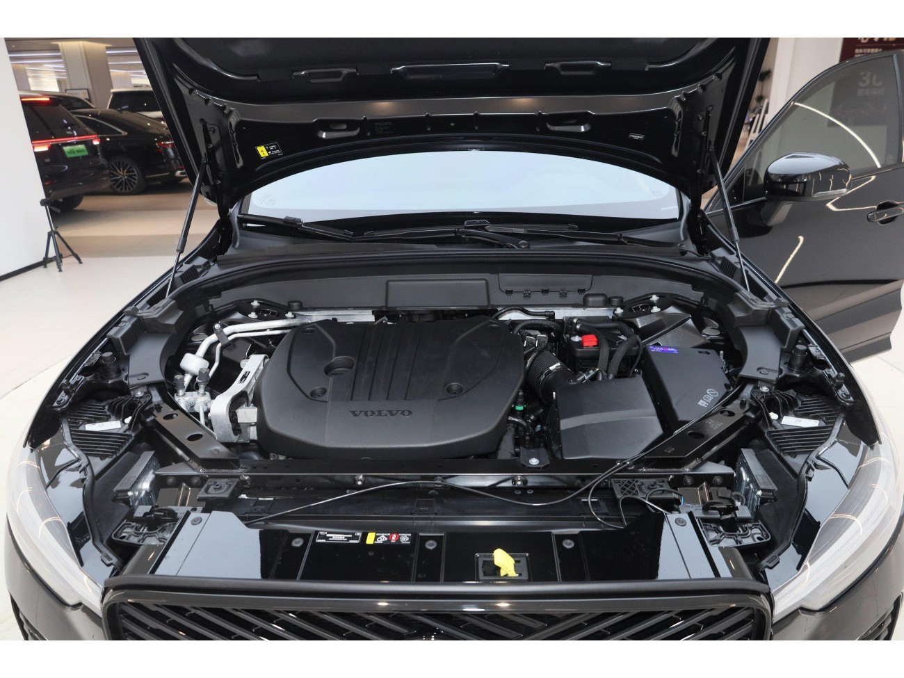 Volvo XC60 2025