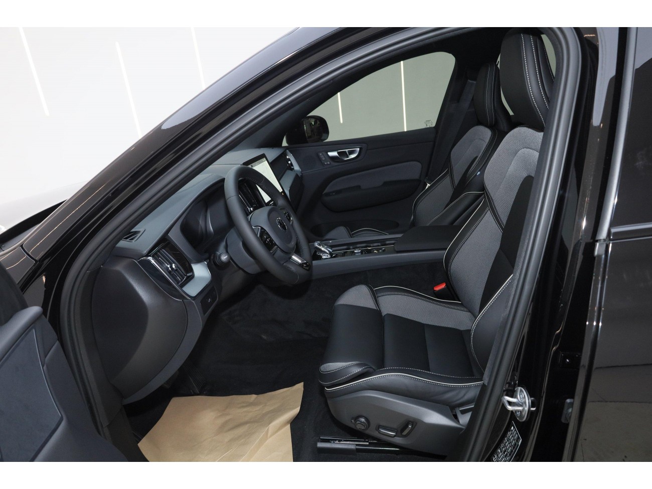 Volvo XC60 2025