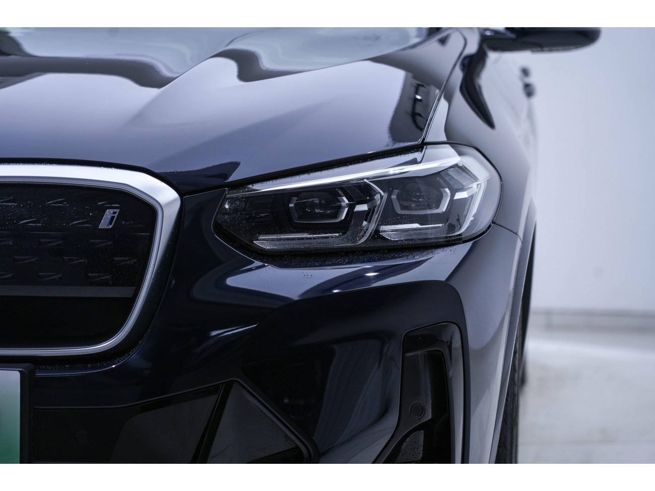 BMW iX3 2024
