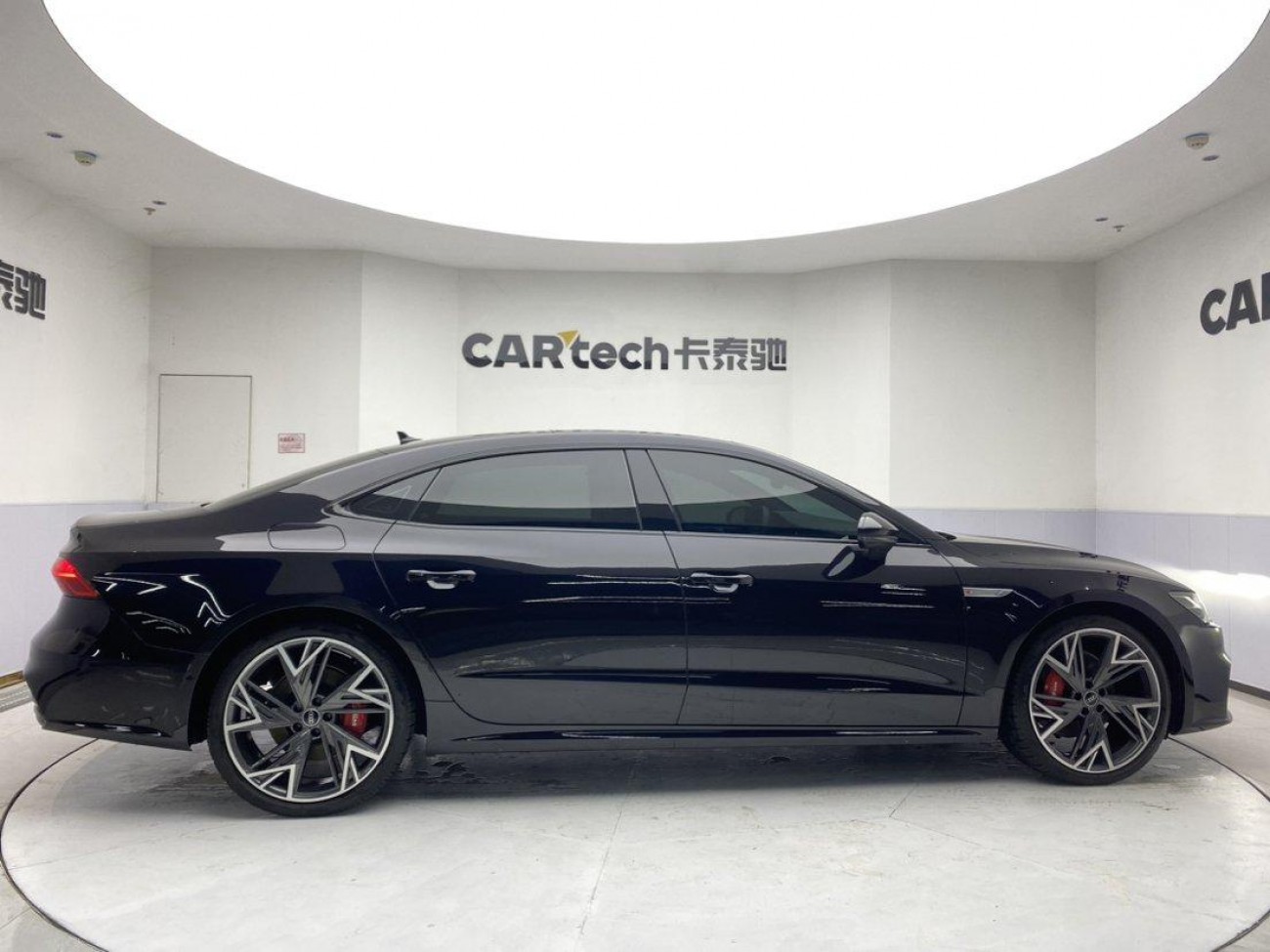 Audi A7L 45 TFSI 2023