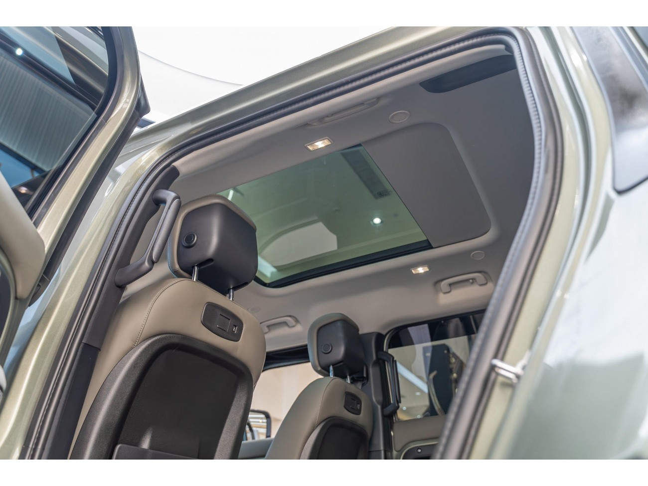 Land Rover Defender 2020