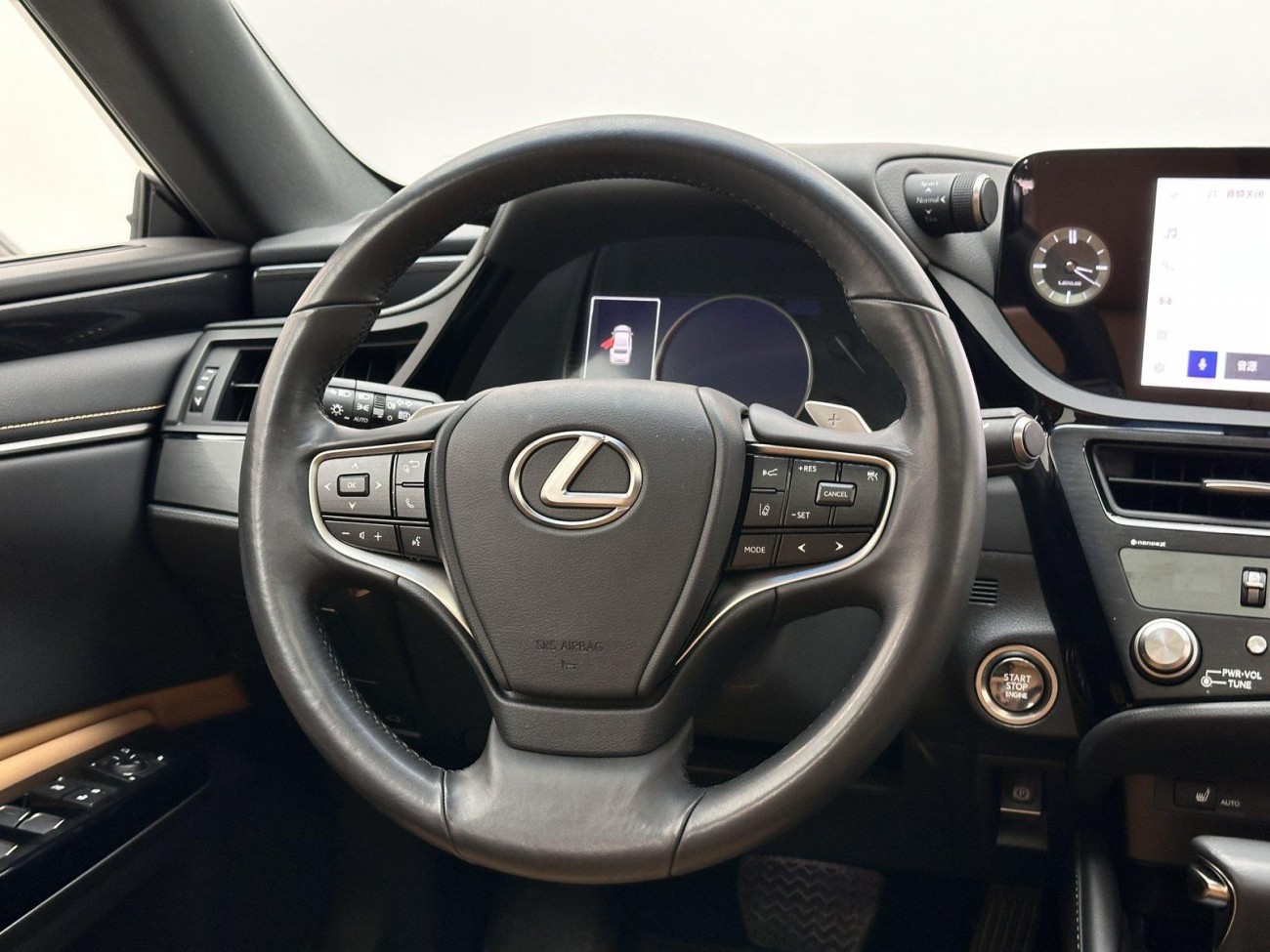 Lexus ES 200 2023