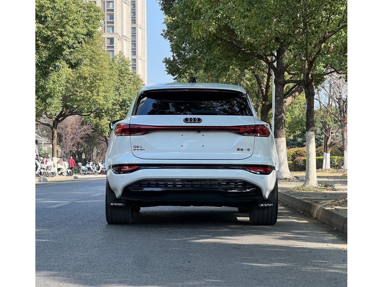 Audi e-tron 2025