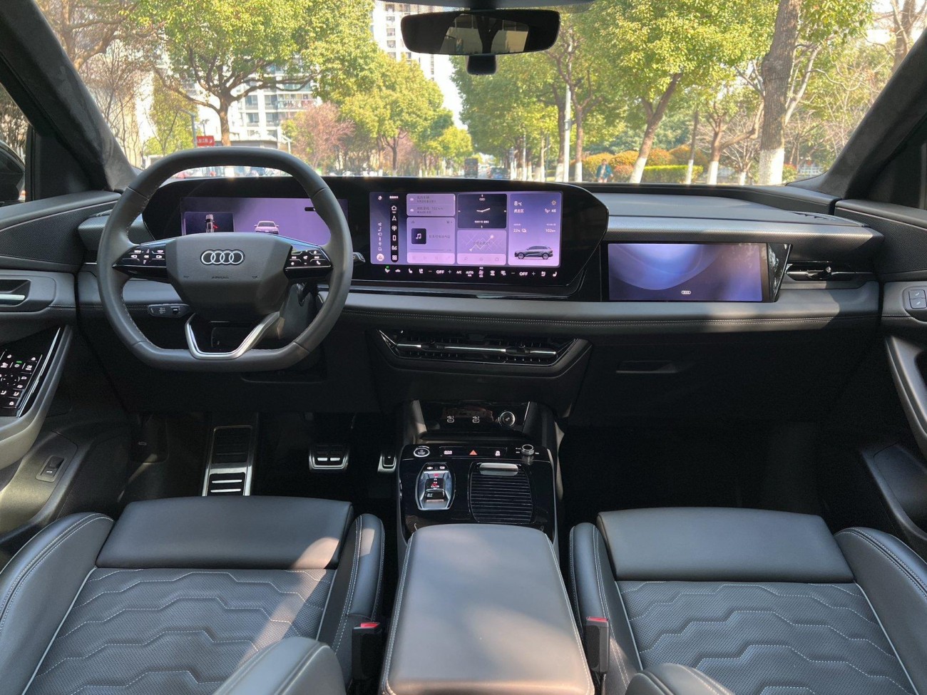 Audi e-tron 2025
