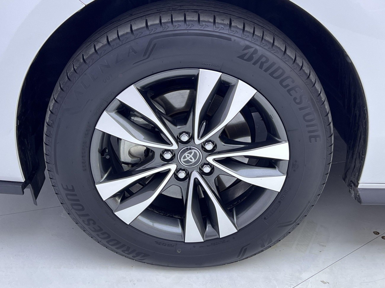 Toyota Granvia 2024