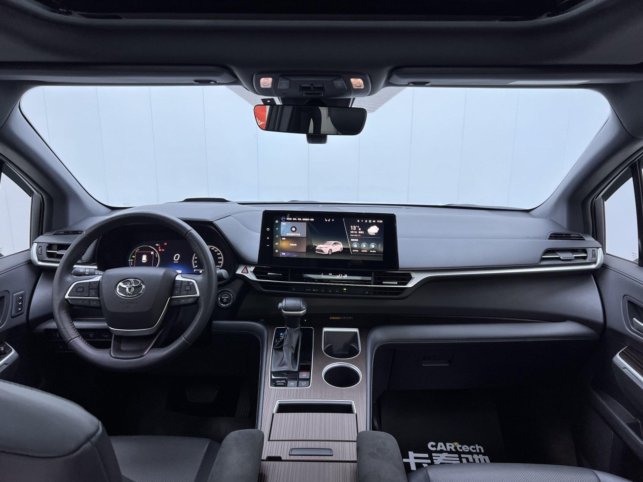 Toyota Granvia 2024