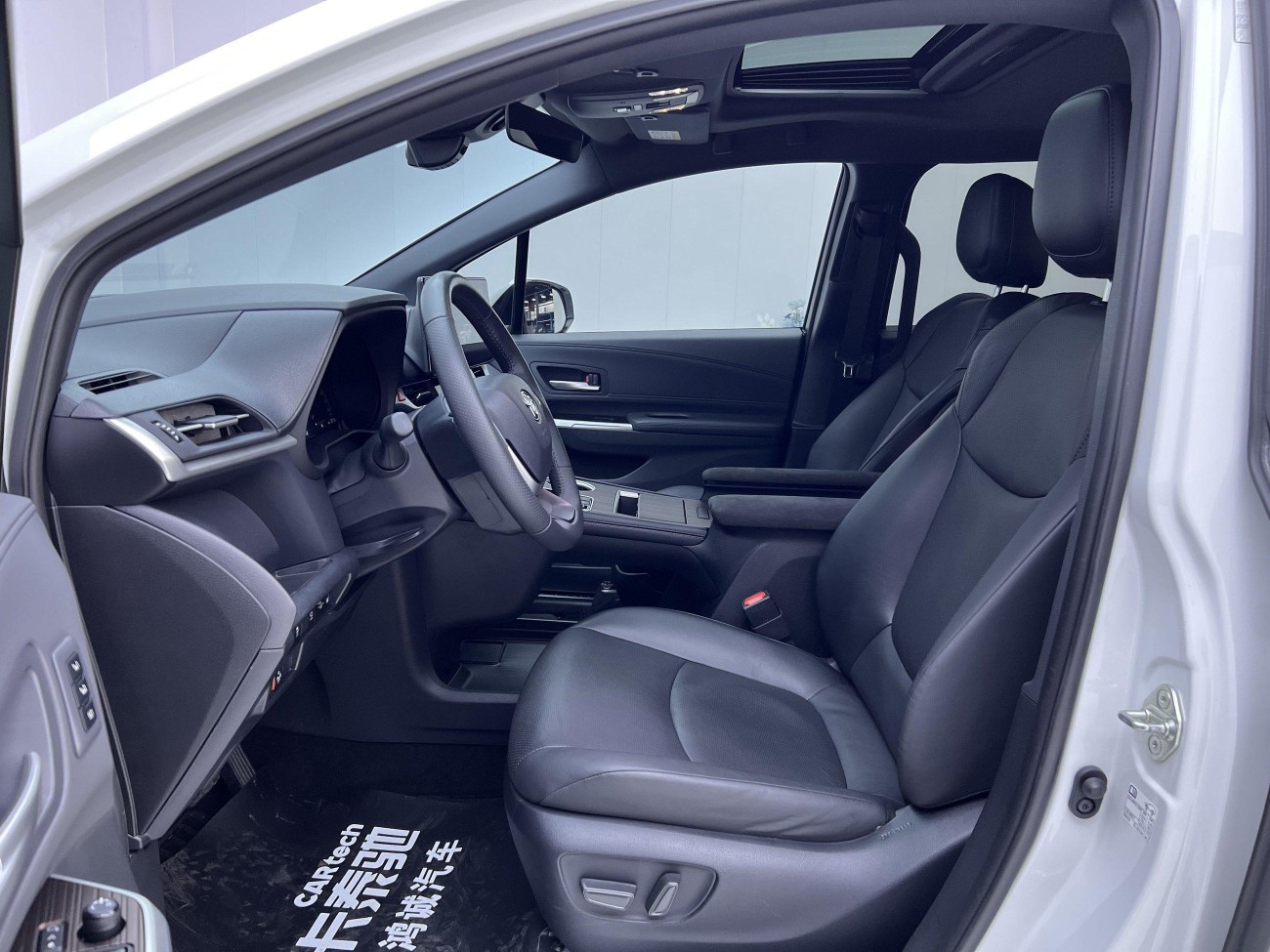 Toyota Granvia 2024