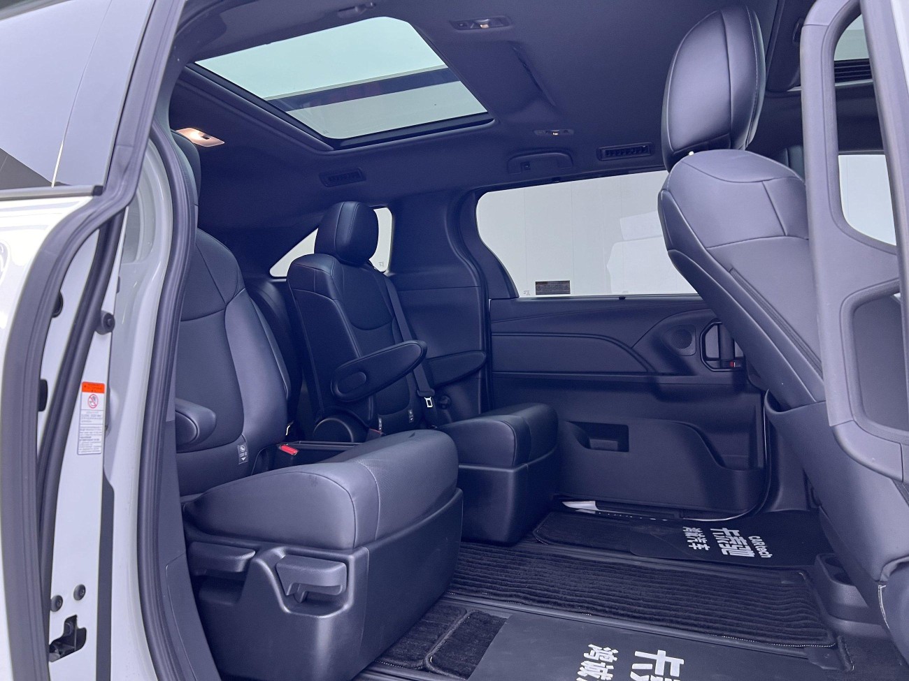 Toyota Granvia 2024