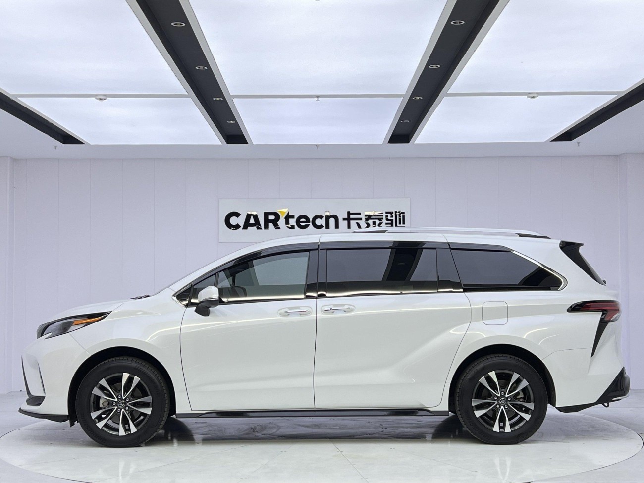 Toyota Granvia 2024